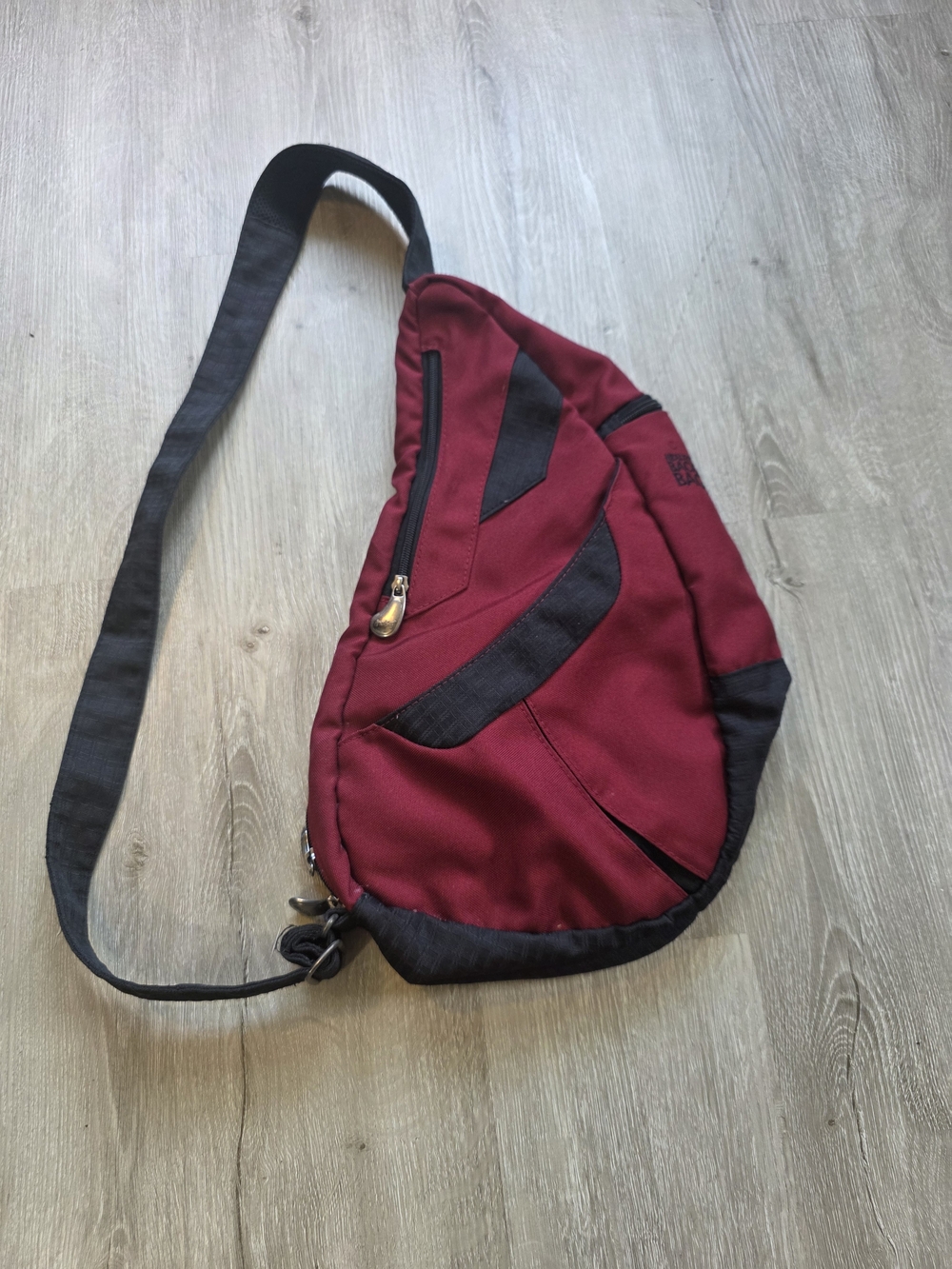 Gorpcore AmeriBag Medium Healthy Back Bag Red/Black Nylon Sling Backpack - Picture 2 of 5